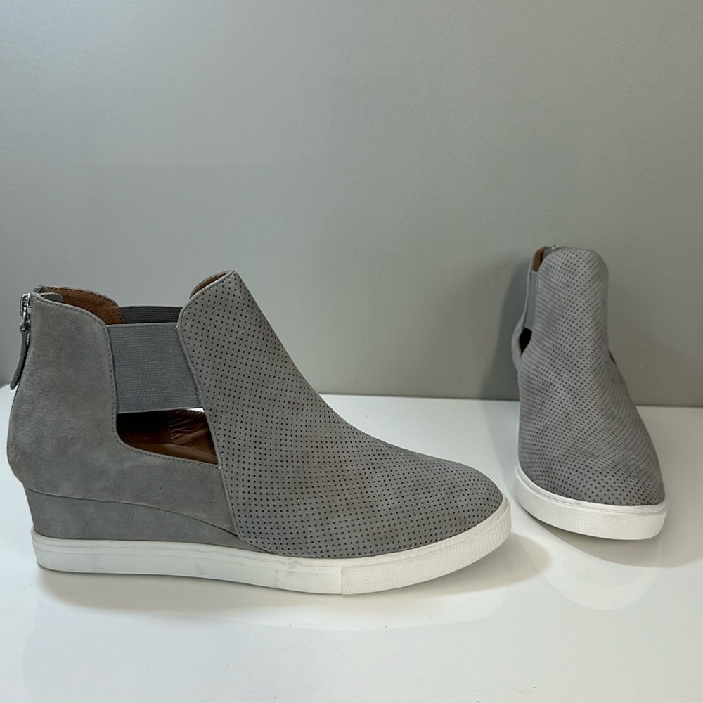 Paolo Amanda Wedge Bootie Size 10